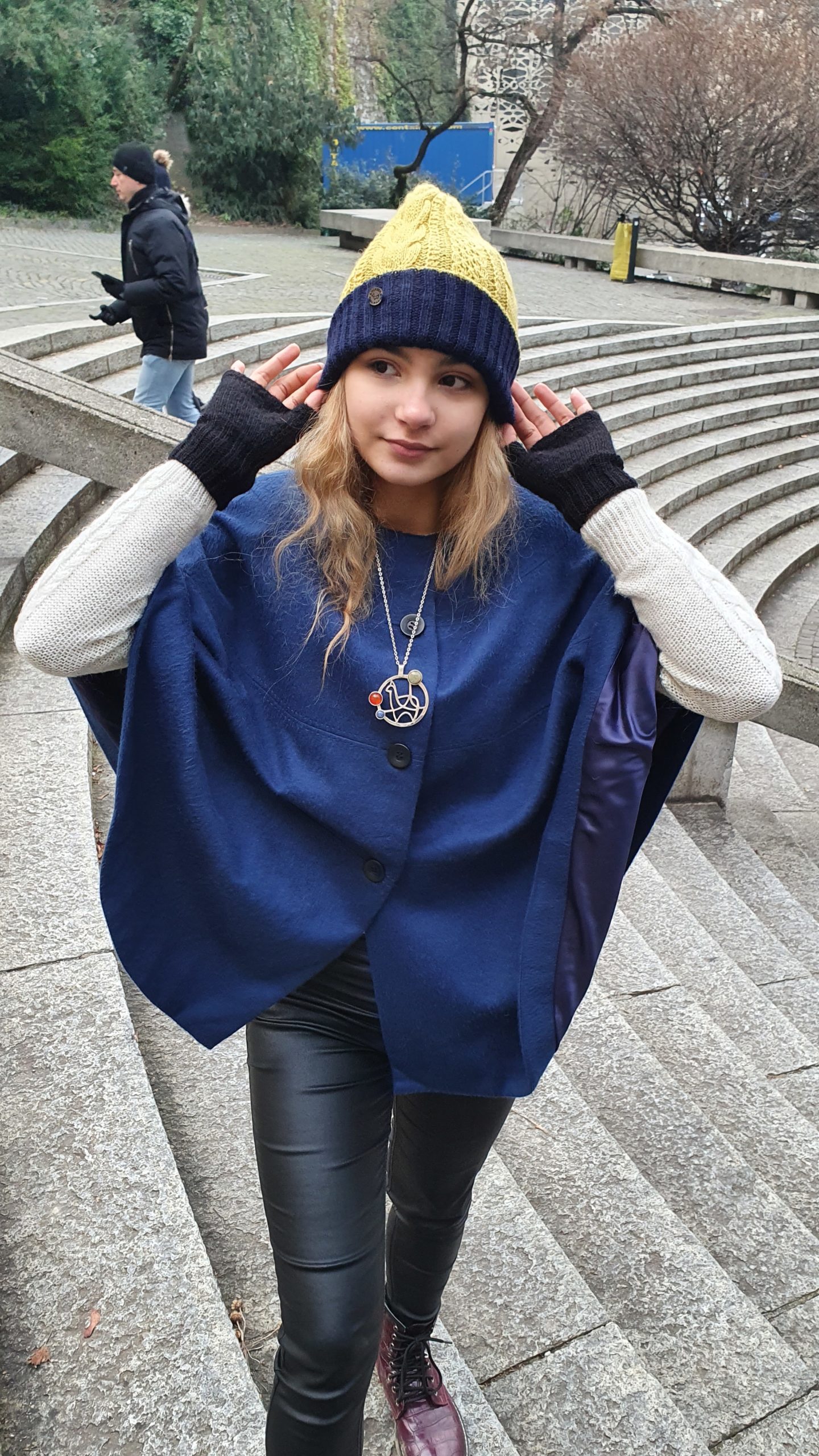 Beanie reversible Yellow & Navy Blue - Image 2