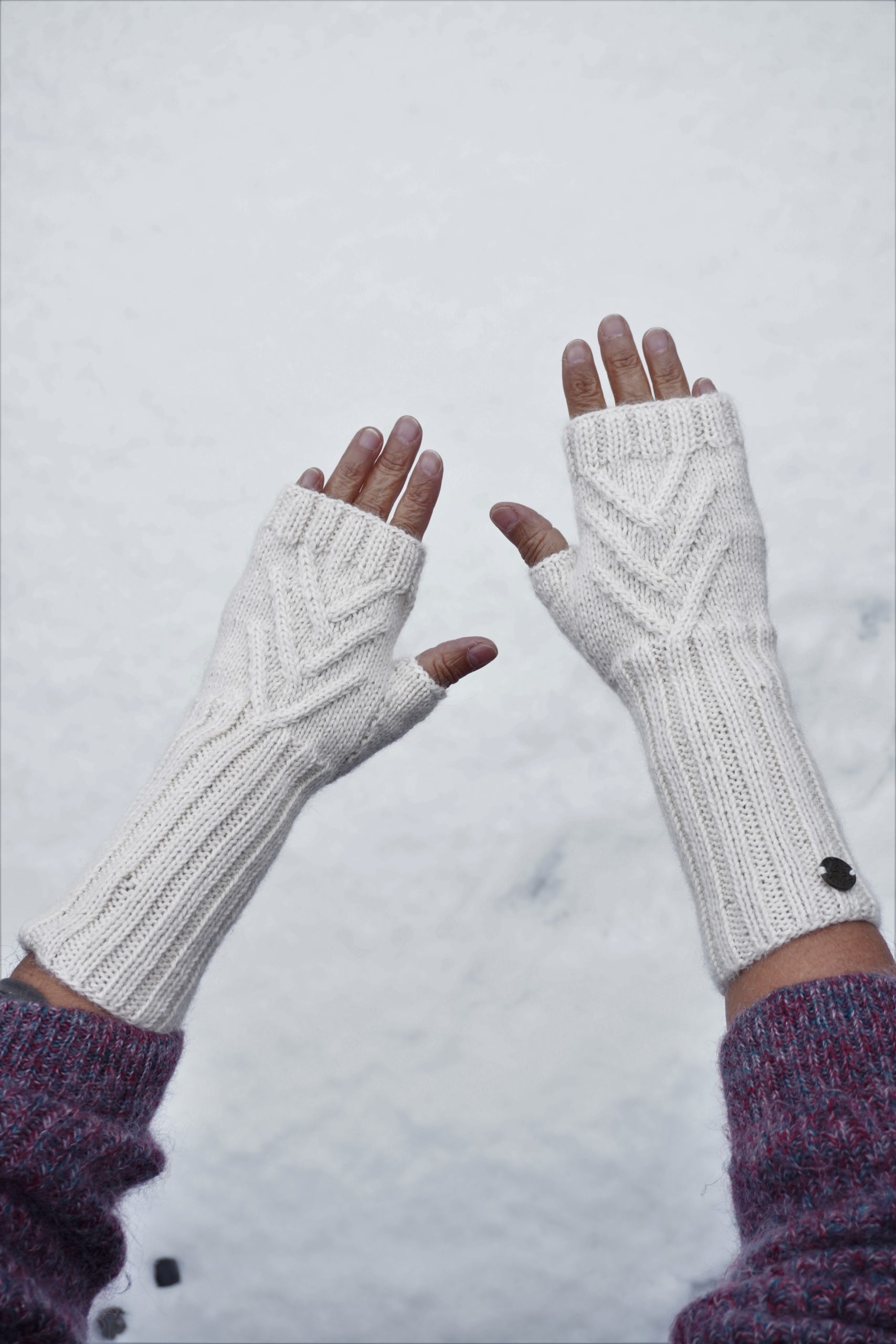 ESPIGA Mittens White - Image 3