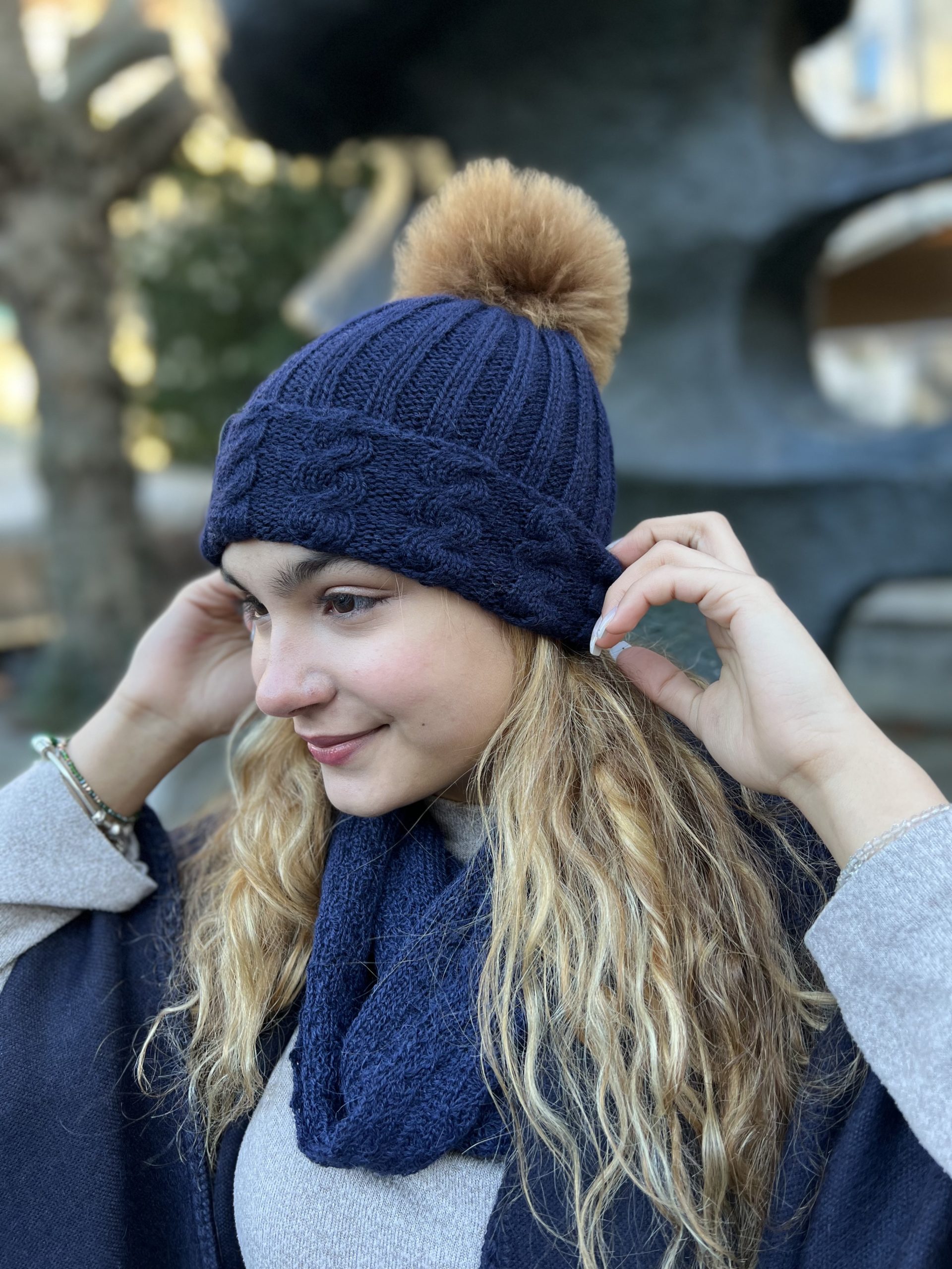 Beanie Blue Navy & Camel pompom