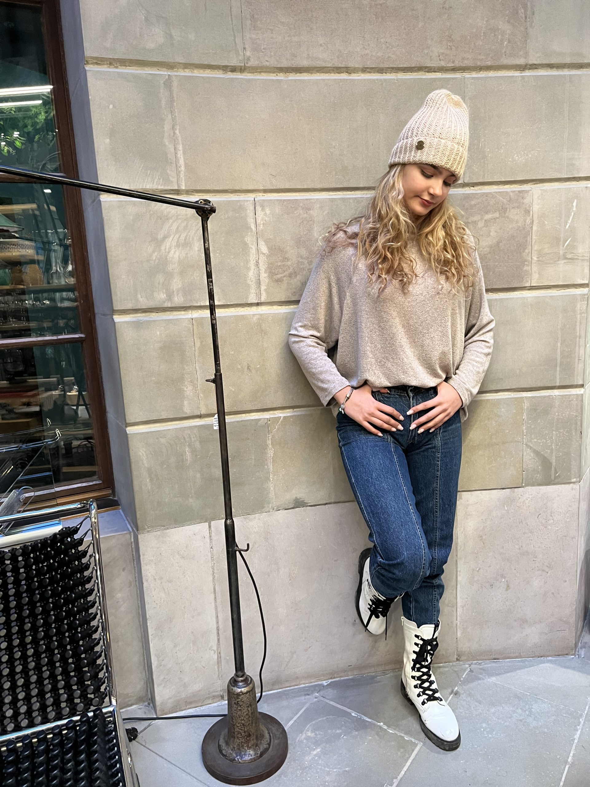 Beanie City Beige - Image 3