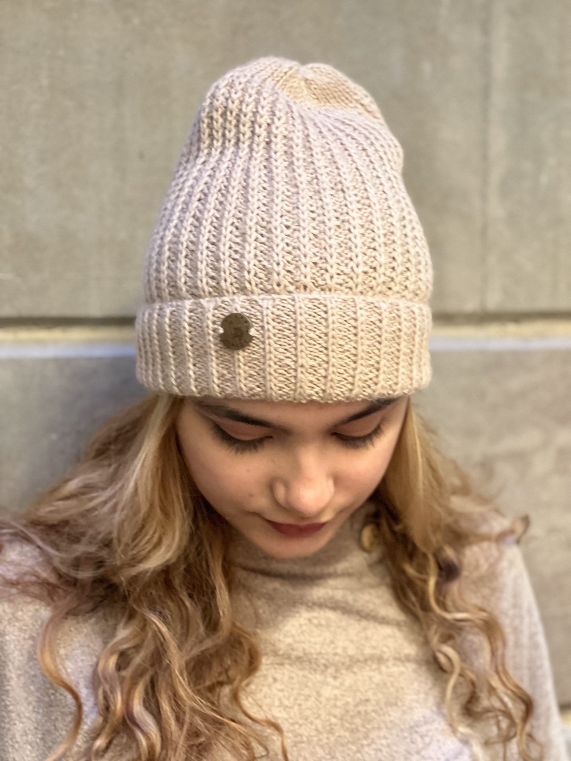 Beanie City Beige - Image 4