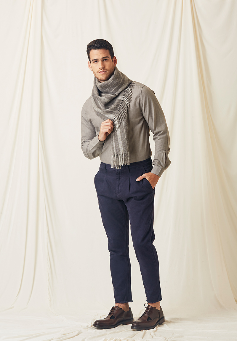 Scarf Luca